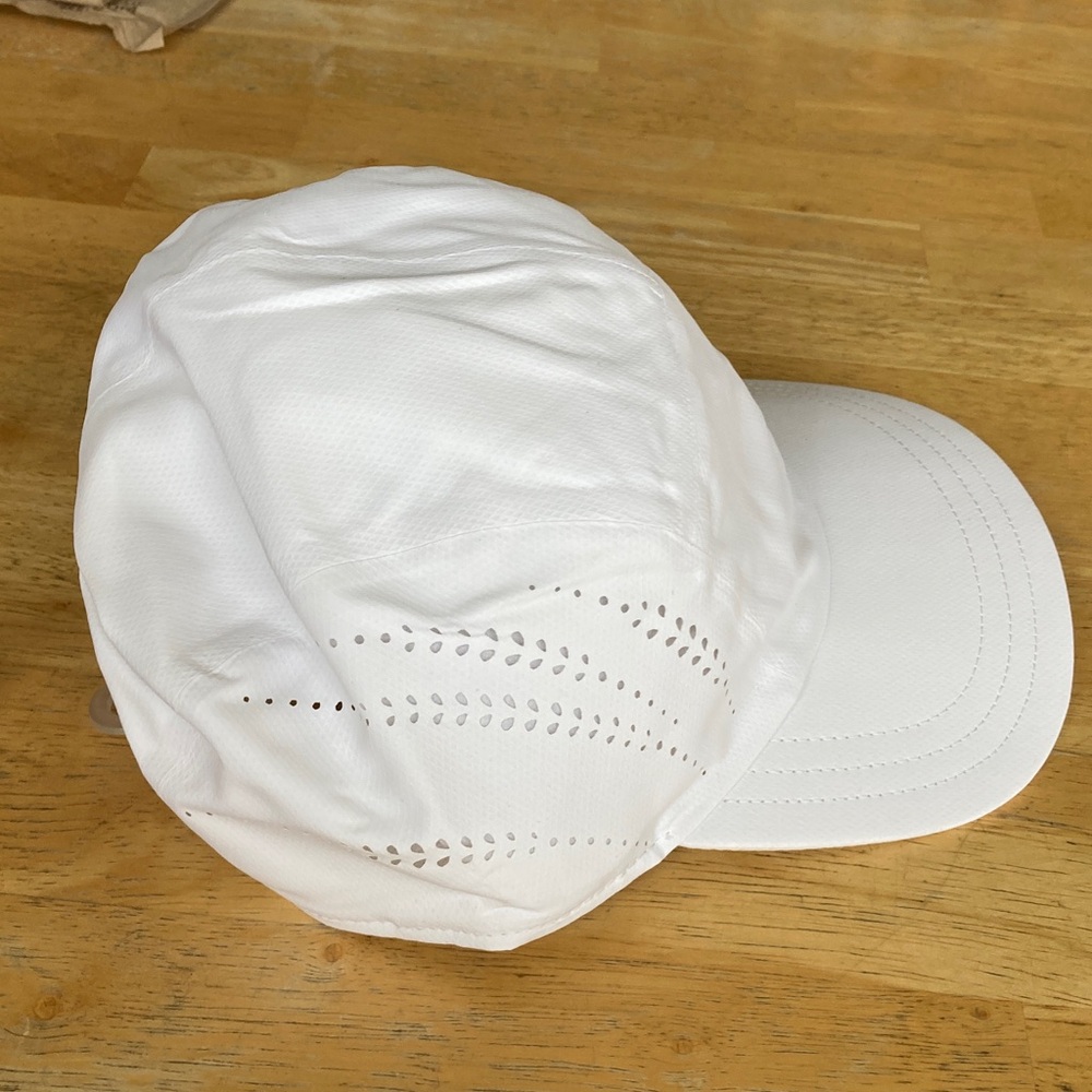 Athleta Ultra Light Run Cap 3.0 White New Clean Gorpcore - Picture 8 of 8